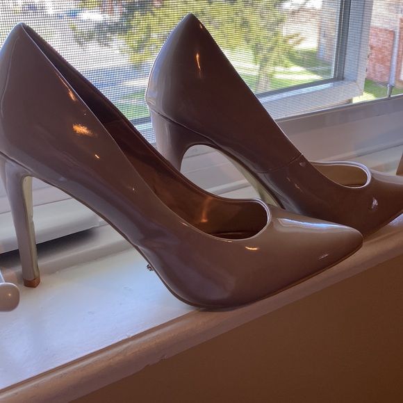 Heels - Picture 2 of 4